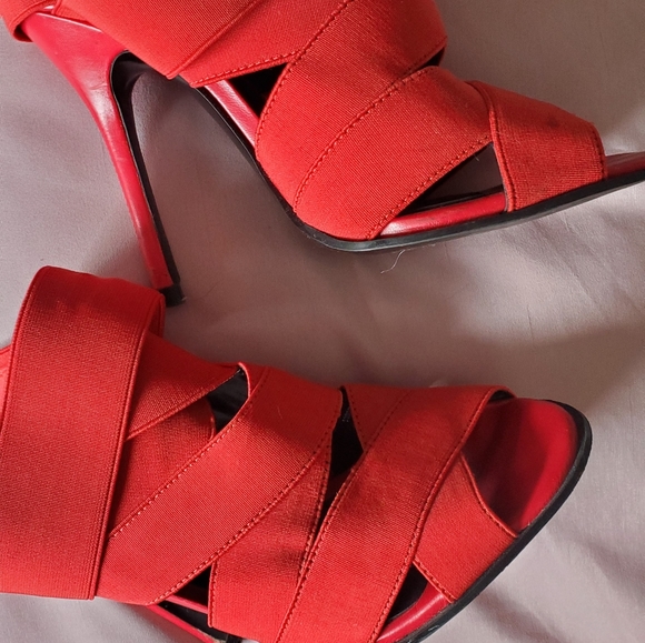 Zara sexy red sandals - Picture 3 of 4